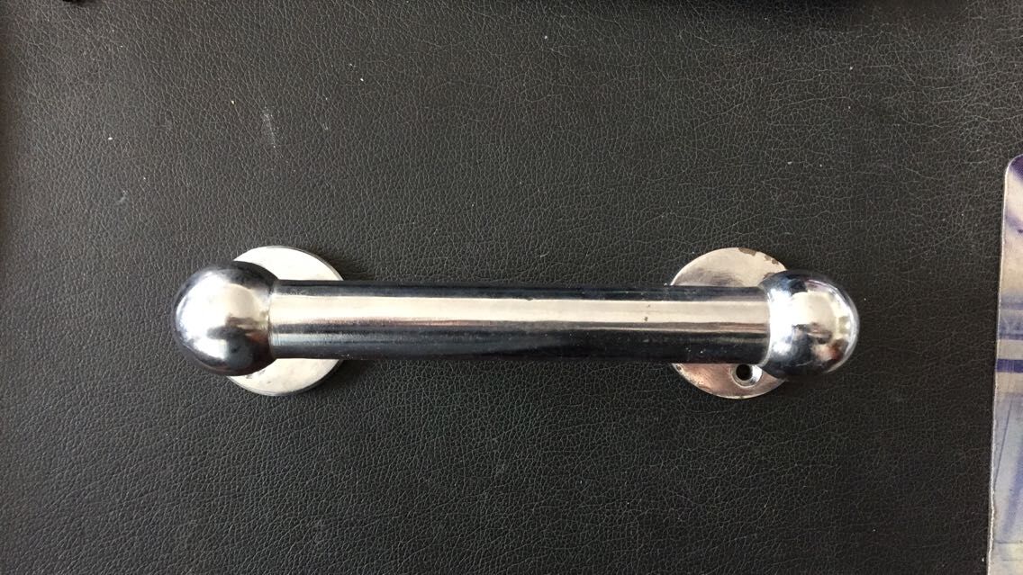 人防门渡铬拉手